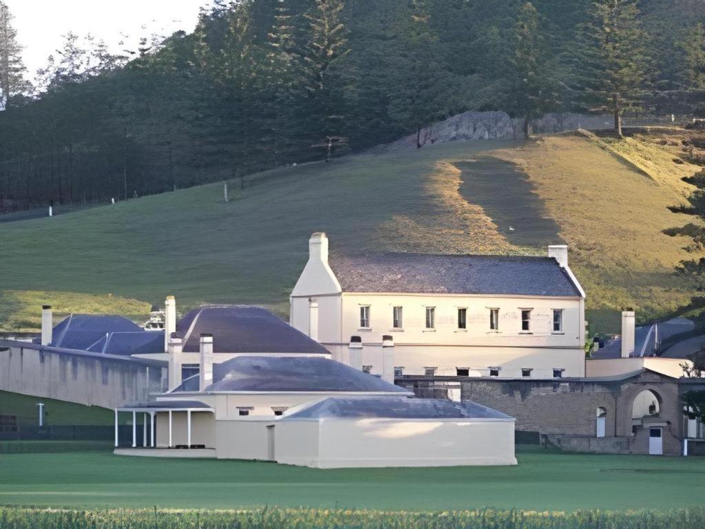 Fletcher Christian Holiday Hotel 彭特派因 外观 照片